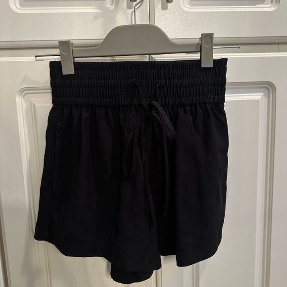 Open Edit Elastic Short - Picture 2 of 3